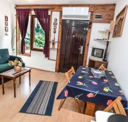 Backyard Apartment Ochryda Zewnętrze zdjęcie