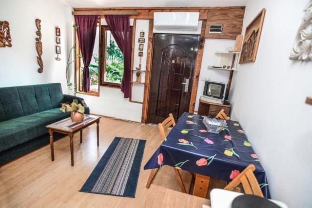 Backyard Apartment Ochryda Zewnętrze zdjęcie