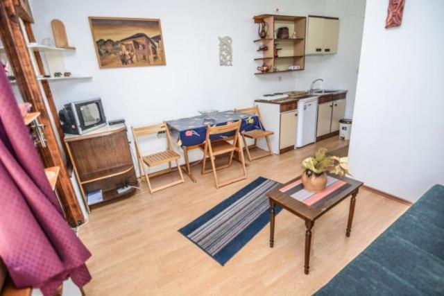 Backyard Apartment Ochryda Zewnętrze zdjęcie
