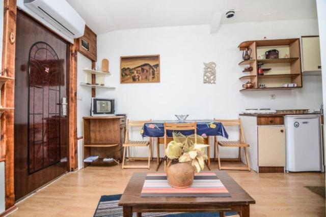 Backyard Apartment Ochryda Zewnętrze zdjęcie